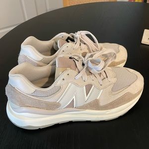 Women’s New Balance 57/40 size 11